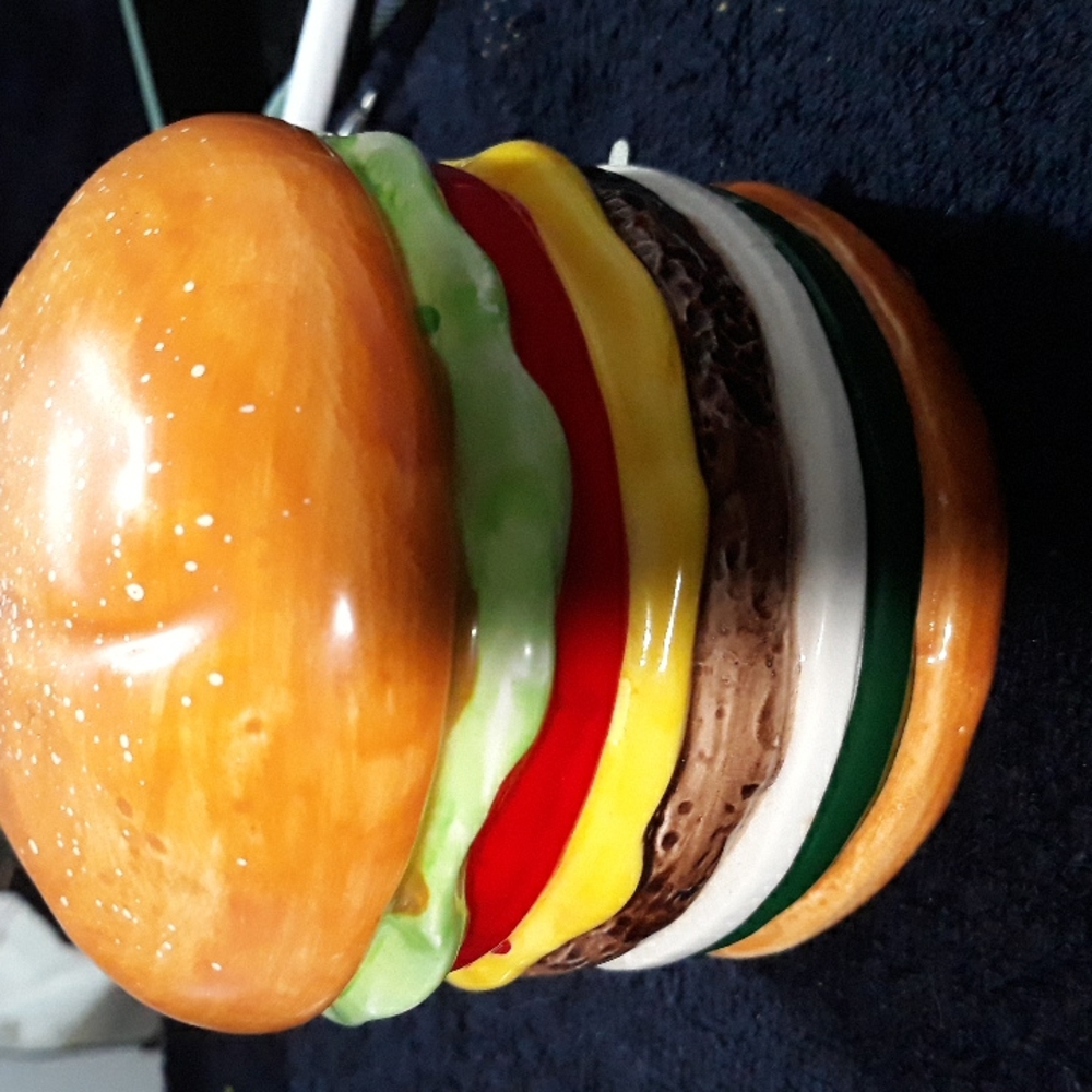 Vintage 1979 Berman & Anderson Burger Music Box Figurine